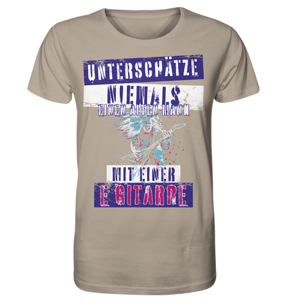 Unterschätze niemals einen alten Mann mit E-Gitarre - Herren Premium Bio T-Shirt